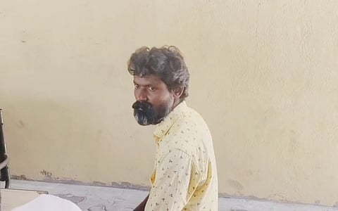 “பணம் கொடுத்தால் வீட்டுக்கு வருவேன்” - குடும்பம் நடத்த பணம் கேட்ட மனைவி.. பிளேடால் கழுத்தை அறுத்துவிட்டு போலீசில் சரணடைந்த கணவன்!