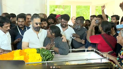இதுவரை தன் வாழ்க்கையில் செய்யாத ஒன்றை செய்து.. ரோபோ ஷங்கர் கடைசி ஆசையை நிறைவேற்றிய கமல்ஹாசன்!