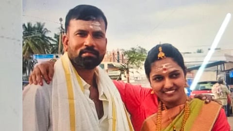 பட்டப் பகலில்.. உச்சக்கட்ட டிராஃபிக்கில்.. மனைவியை 11 இடங்களில் குத்திக் கொன்ற கணவன் - பதற வைத்த சம்பவம்!