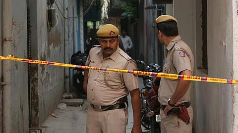 man lives with mom dead body 