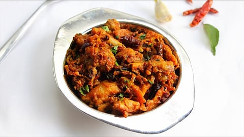 சிக்கன் உப்புக் கறி வீட்டிலேயே செய்வது எப்படி? 