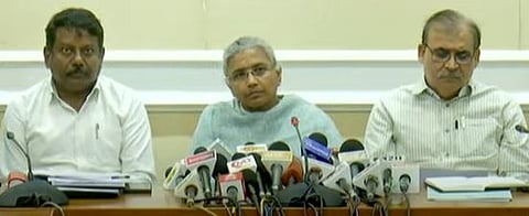 “கரூர் கூட்ட நெரிசல் விளக்கம்” - சென்னை தலைமை செயலகத்தில் கரூர் கூட்ட நெரிசல் குறித்து  அதிகாரிகள் வீடியோவுடன் விளக்கம்!