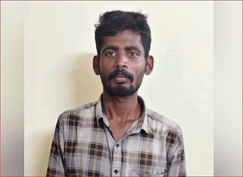 “மார்க்கெட்டில் வெட்டப்பட்ட ஊழியர்” - கடைவீதியில் கத்தியுடன் துரத்தி சென்ற நபர்.. பொருள் வாங்க வந்த இடத்தில் நடந்த சம்பவம்!