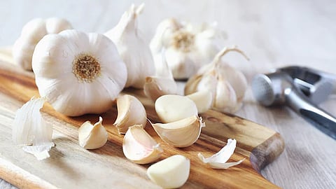 garlic is the best remidi for cold