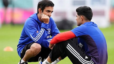 gautham gambhir salms shubman gill in tressing room in tamil