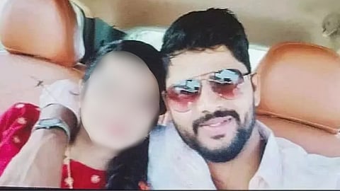 “காதலனின் வீட்டிற்கு முன் கிடந்த காதலியின் சடலம்” - கர்ப்பமாக்கி விட்டு திருமணத்திற்கு மறுப்பு… கருக்கலைக்க மிரட்டிய குடும்பம்!