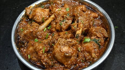 நாட்டுக்கோழி மிளகு வறுவல்! சளி, காய்ச்சலுக்கு உடனடி நிவாரணி! இப்படி ருசியா செய்து பாருங்க