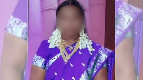 “கள்ள காதலனுடன் கேரளாவில் வாழ்ந்து வந்த பெண்” - மனைவியை தேடி சென்ற காதலன்.. குழந்தைகளை தவிக்கவிட்டு காதலி தற்கொலை!