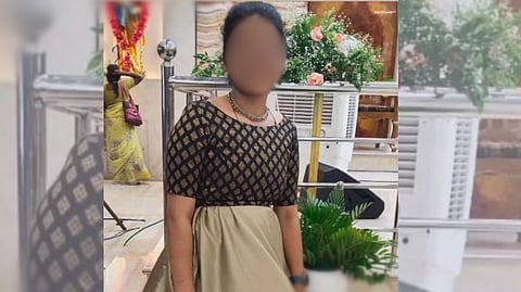 “படிப்பிற்கு ஏற்ற வேலை கிடைக்காததால் இளம்பெண் செய்த செயல்” - தங்கையை பார்த்து கதறிய அக்கா.. அநியாயமாக பறிபோன உயிர்!