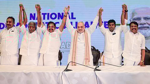 ஜனவரியில் சென்னை வரும் பிரதமர்!! “என்ன பண்ணுவீங்களோ தெரியாது.. கூட்டணி தலைவர்கள் ஒரே மேடையில் இருக்கணும்” டெல்லியிலிருந்து வந்த அதிரடி உத்தரவு!!