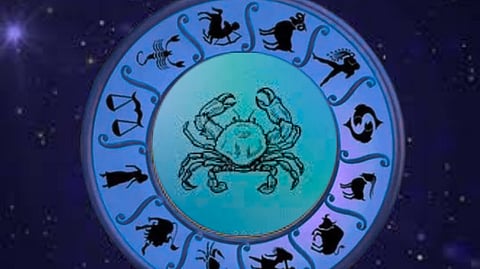 புத்தாண்டு ராசிபலன் 2026 - மகிழ்ச்சியான பயணங்களை மேற்கொள்ள இருக்கும் கடக ராசி! 