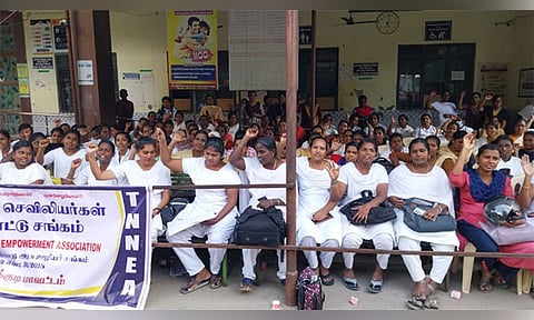 "எங்களை ஏமாத்தாதீங்க!" - விடாப்பிடியாக 5வது நாளாக போராடும் செவிலியர்கள்!