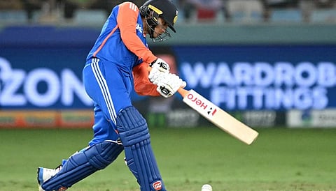 Abhishek Sharma hits 45 sixes in 60 minutes details in tamil