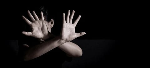 சேலத்தில் அதிர்ச்சி! வீடு புகுந்து மாணவிக்கு பாலியல் தொல்லை... தடுத்த தாய்க்கு நேர்ந்த சோகம்! அதிரடி கைது!