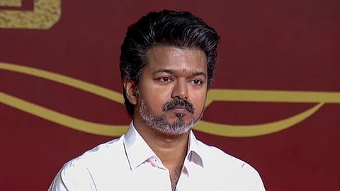 “சிபிஐ தலைமை செயலகத்தில் ஆஜரான விஜய்" - ஒரு மணி நேரமாக தொடரும் விசாரணை … அடுக்கடுக்காக கேள்வி எழுப்பும் அதிகாரிகள்!