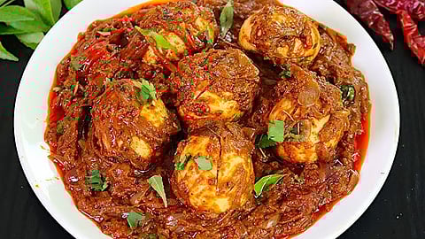 ஹோட்டல் ஸ்டைல் 'செட்டிநாடு முட்டை தொக்கு' - வறுத்து அரைத்த மசாலாவால் கிடைக்கும் அந்த அலாதி சுவை