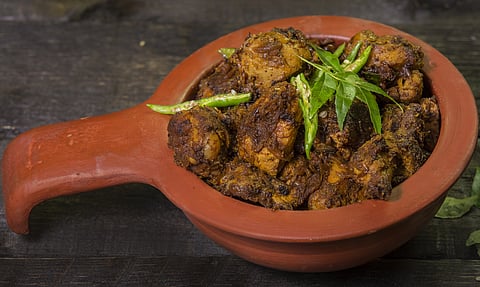 மணக்க மணக்க 'மதுரை மல்லி சிக்கன் வறுவல்' - ஒருமுறை இப்படி செஞ்சி பாருங்க, சுவை நாவிலேயே நிக்கும்!