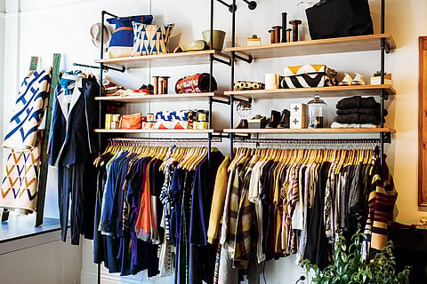 வீட்டிலிருந்தே கைநிறையச் சம்பாதிக்கலாம்! குறைந்த முதலீட்டில் லாபம் தரும் 5 சிறந்த சிறுதொழில்கள்!