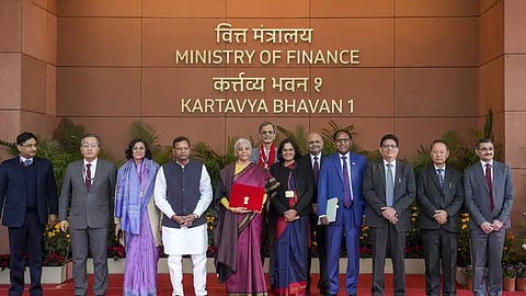 பட்ஜெட் 2026 எதிரொலி: தங்கம் முதல் டிவி வரை... எதெல்லாம் விலை குறையும்? எதெல்லாம் விலை கூடும்? இதோ முழு பட்டியல்!