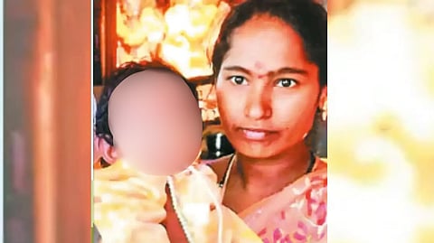 “நீ தான் வேணும் உன் பொண்டாட்டி புள்ளைய கொன்னுட்டேன்” - தாய் மற்றும்  குழந்தையை பெட்ரோல் ஊற்றி எரித்த பெண்.. தகாத உறவால் நடந்த கொடூரம்!   