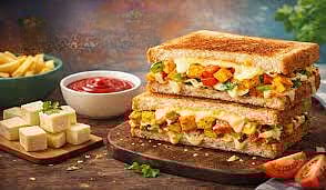 குழந்தைகள் முதல் பெரியவர் வரை விரும்பும் 'சீஸி பன்னீர் சாண்ட்விச்': கடையில் வாங்குவதை விட ருசியாக வீட்டிலேயே செய்வது எப்படி?