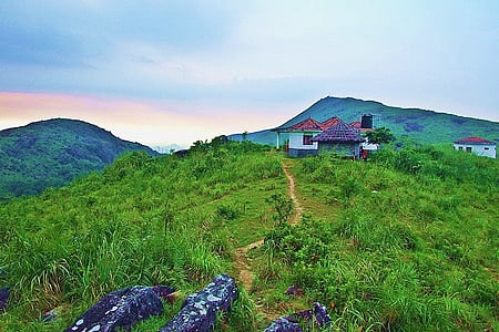 சொர்க்கம் இங்கே! பட்ஜெட் விலையில் வெளிநாடு சென்ற உணர்வைத் தரும் தென்னிந்தியாவின் பெஸ்ட் இடங்கள்!