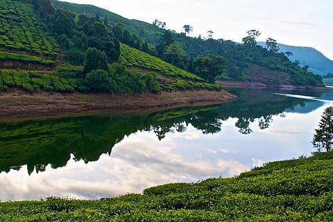 கூட்ட நெரிசல் இல்லாத சொர்க்கம்.. தமிழ்நாட்டின் இந்த இடத்துக்கு டூர் போங்க.. இப்போவே டிக்கெட்டை போடுங்க!
