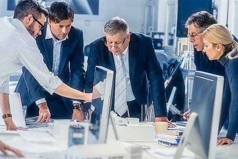 எந்த வேலை பார்த்தால் நீங்கள் கோடீஸ்வரர் ஆகலாம்? பத்தாம் இடத்து ரகசியத்தை உடைக்கும் ஜோதிடக் கணிப்புகள்!