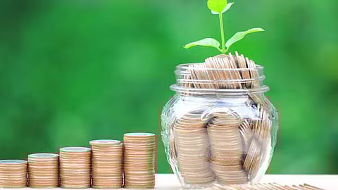 மாதம் 1000 ரூபாய் முதலீடு செய்தால் 1 கோடி கிடைக்குமா? ஐன்ஸ்டீன் சொன்ன அந்த ‘எட்டாவது அதிசயம்’ இதுதானா?