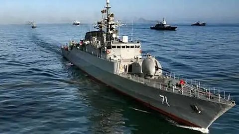 இலங்கை கடற்பரப்பில் பயங்கரம்.. ஈரான் போர்க்கப்பலை மூழ்கடித்த அமெரிக்க நீர்மூழ்கிக் கப்பல் - 87 பேர் பலி!