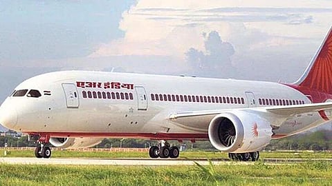 விமான டிக்கெட் விலை 70,000 ரூபாயா? அடிமடியில் கைவைக்கும் ஈரான் - அமெரிக்கா போர்!