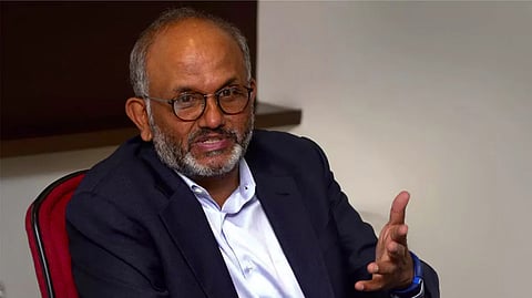 அடோபி-யில் ஒரு சகாப்தம் முடிந்தது! இந்திய வம்சாவளி சி.இ.ஓ சாந்தனு நாராயண் விலகியதன் பின்னணி என்ன?