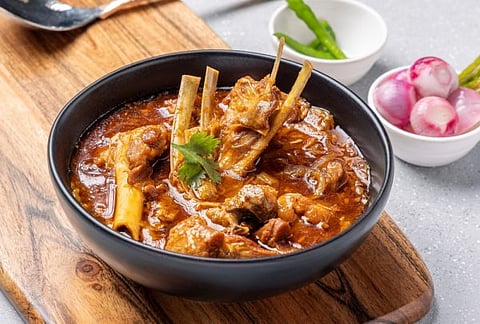 ஹோட்டல் ஸ்டைலையெல்லாம் ஓரம் கட்டுங்க.. நாவூறும் கிராமத்து ஆட்டுக்கறி குழம்பு இனி உங்க வீட்டிலயும் ரெடி!