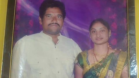 கள்ள காதலால் நடந்த கொடூரம்! கணவனை கொன்று இரவு முழுவதும் உடல் அருகே ஆபாச படம் பார்த்த மனைவி