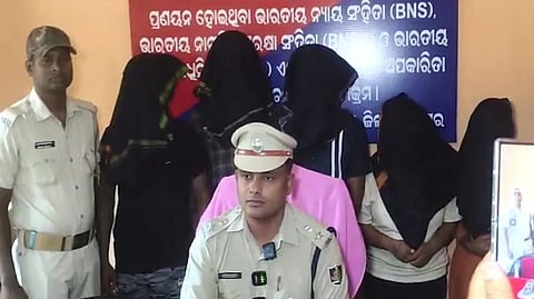 கணவனை திட்டமிட்டு சுட்டுக்கொல்ல உதவிய கள்ளக்காதலன் 