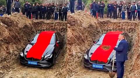 இறுதிச்சடங்கில் புதைக்கப்பட்ட கார் 