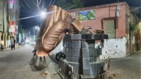 லெனின் சிலை உடைப்பு 