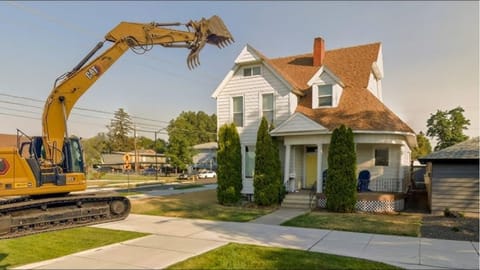 home demolishing