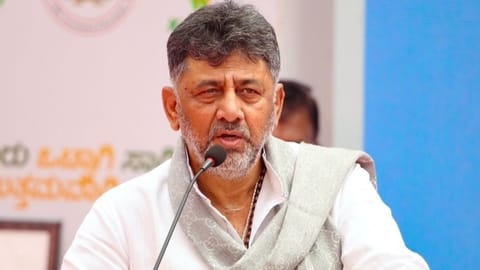 கர்நாடகாவில் அதிரடி மாற்றம்.. டி.கே. சிவகுமார் பதவியேற்பு எப்போது? காங்கிரஸின் ரகசியத் திட்டம் என்ன?
