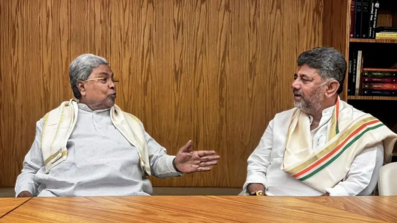 கர்நாடக முதலமைச்சர் பதவியில் இருந்து விலகுகிறார் சித்தராமையா! 