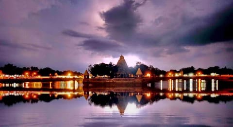 தெரியாத ஆன்மீக பொக்கிஷங்கள்: குரு பகவானின் அருளைப் பெற நீங்கள் செல்ல வேண்டிய அந்த ஸ்பெஷல் கோயில்கள்!