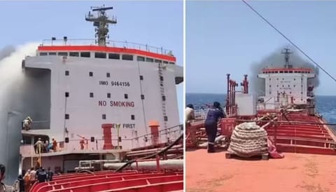 Indian ship sinking following a US missile attack in the Sea of ​​Oman.