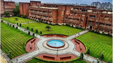 JEE college or private engineering college