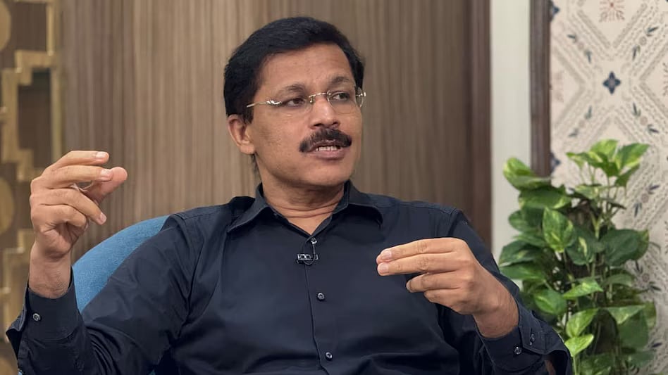 20 ஆண்டுகளில் 25 முறை இடமாற்றம்... அதிகாரமா? நேர்மையா? மகாராஷ்டிராவை அதிரவைத்த ‘சிங்கம்’ IAS யார்?