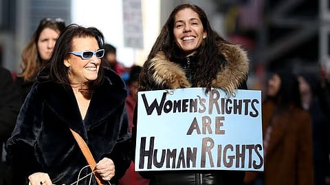 Feminism என்றால் ஆண்களை வெறுப்பதா?... ஆண் வெறுப்புக்கும் பெண்ணியத்துக்கும் உள்ள வித்தியாசம்.. சமூக ஊடகங்களில் பேசப்படும் புதிய விவாதம்