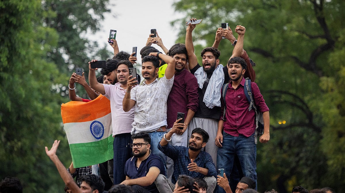 Gen Z தலைமுறையுடன் அரசியல் கட்சிகளின் புதிய சவால்