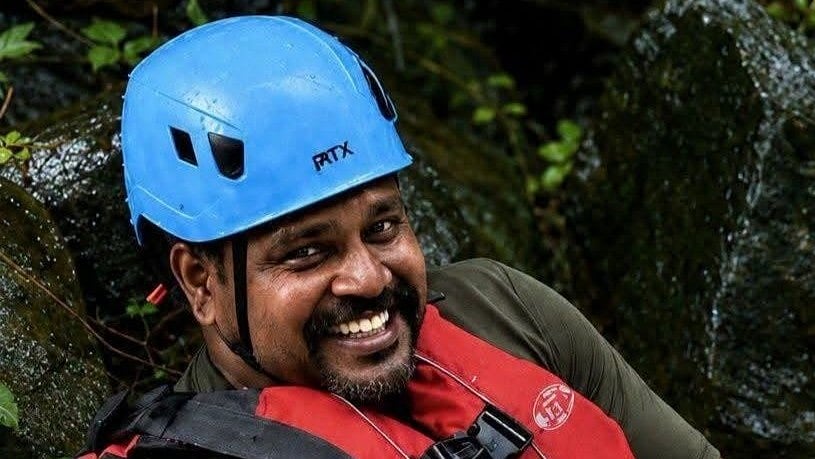 கேரளா வெள்ளம்: உயிரைக் கொடுத்து விவசாயியைக் காப்பாற்றிய ராஜேஷ்