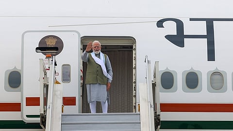 PM Modi: வெளிநாட்டு பயணங்களுக்கு எத்தனை கோடி செலவா... நாடாளுமன்றத்தில் போட்டுடைத்த இணையமைச்சர்!