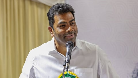 “கோடிகளில் லஞ்சம் தர முன்வந்த தொழிலதிபர்கள் யார்?”.. ஆதவ் அர்ஜுனாவுக்கு நெட்டிசன்கள் கேள்வி!