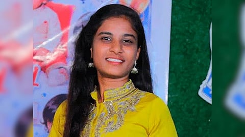 தற்கொலை என நினைத்த மரணம்... 20 வயது மாணவியின் மரணத்தில் Lecturer மீது கொலை குற்றச்சாட்டு